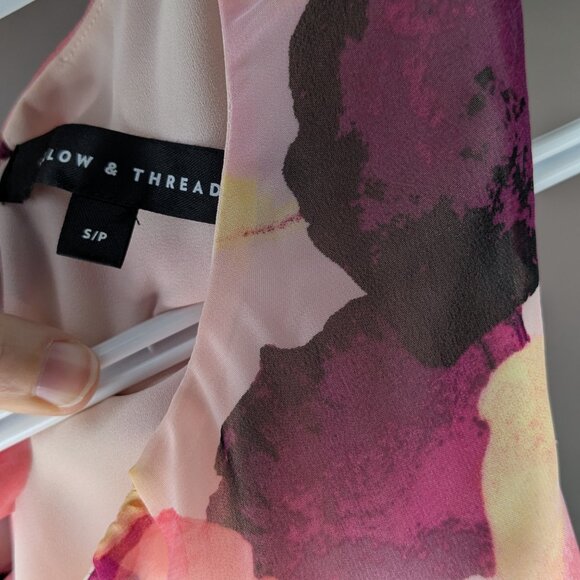 Willow & Thread Sleeveless Patterned Blouse Pink Size Small - Picture 3 of 4